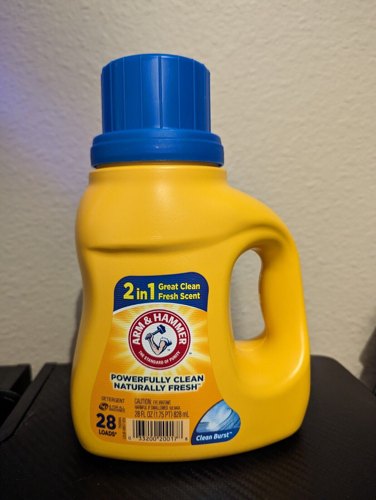 Arm & Hammer Powerfully Clean Naturally Fresh Detergent 28 oz